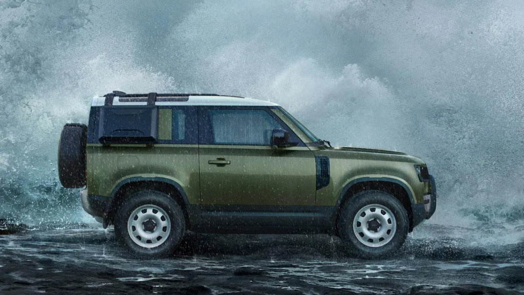Land Rover Defender 90 in Green Color
